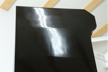 中古　韓国民芸家具　美品　高級品!!　幻想的な螺鈿細工が施されたガラス扉のキャビネット　定価推定120万から150万円　(R-086242)