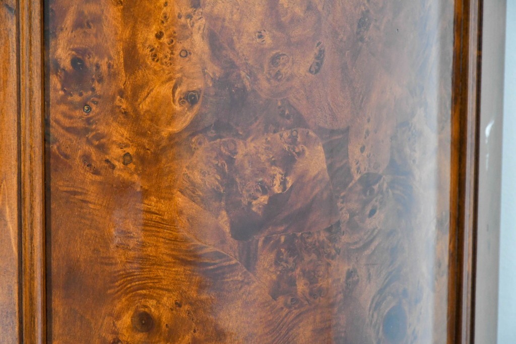 中古　美品　イタリア　マホガニー材　バール杢が美しいキャビネット　(R-086243)