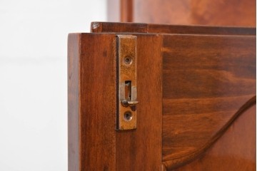 中古　美品　イタリア　マホガニー材　バール杢が美しいキャビネット　(R-086243)