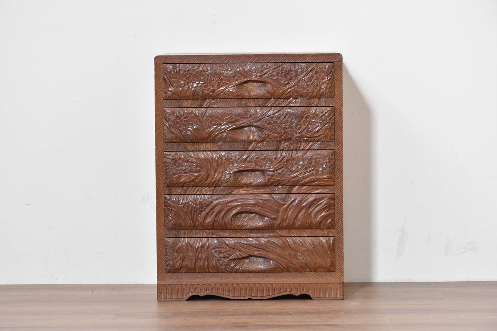 中古　日光彫り　草花文様の彫刻が見事な大振りサイズの小引き出し　(R-086246)
