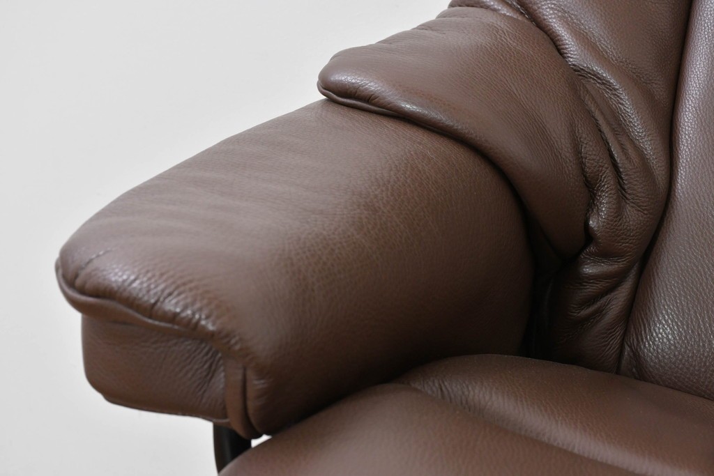 中古　美品　EKORNES(エコーネス)　本革　ストレスレス レノ クラシック(S)　包み込むような座り心地のリクライニングチェアとオットマンのセット　定価約45万円　(R-086249)