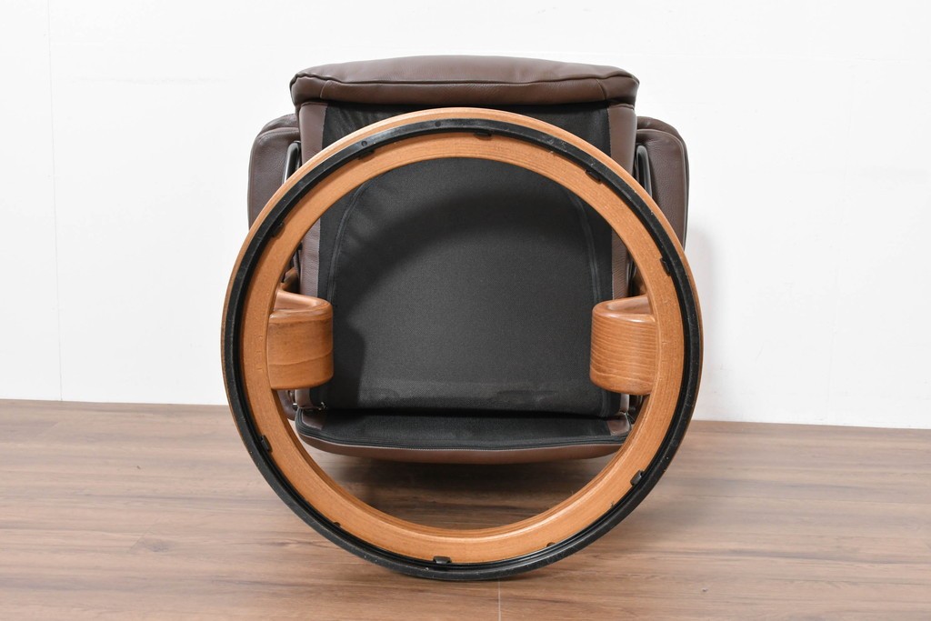 中古　美品　EKORNES(エコーネス)　本革　ストレスレス レノ クラシック(S)　包み込むような座り心地のリクライニングチェアとオットマンのセット　定価約45万円　(R-086249)
