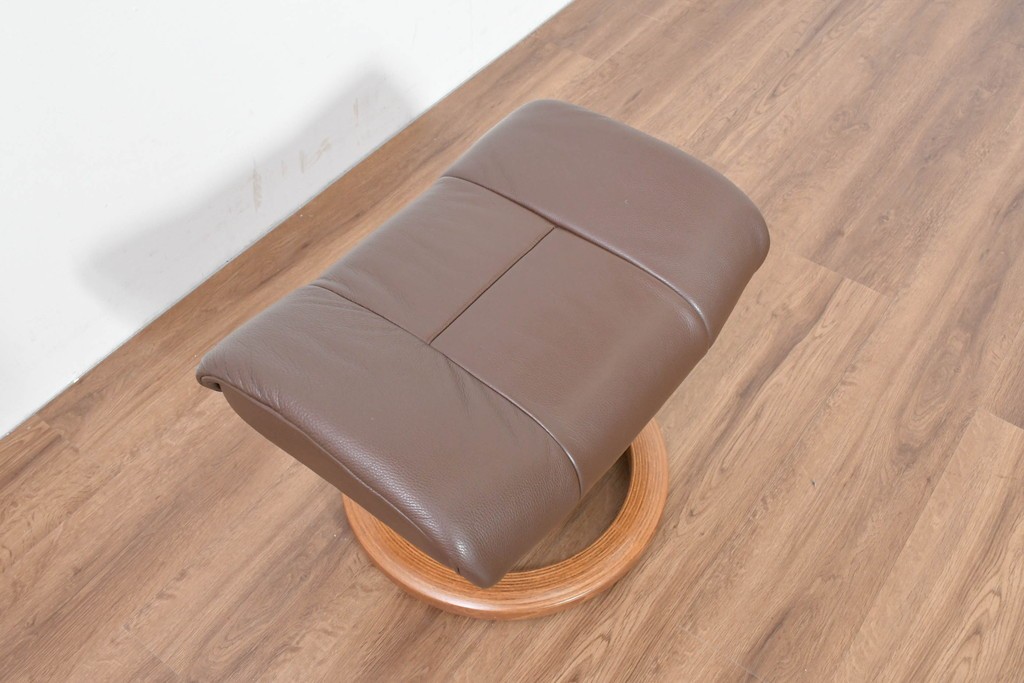 中古　美品　EKORNES(エコーネス)　本革　ストレスレス レノ クラシック(S)　包み込むような座り心地のリクライニングチェアとオットマンのセット　定価約45万円　(R-086249)