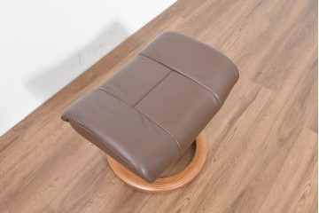中古　美品　EKORNES(エコーネス)　本革　ストレスレス レノ クラシック(S)　包み込むような座り心地のリクライニングチェアとオットマンのセット　定価約45万円　(R-086249)