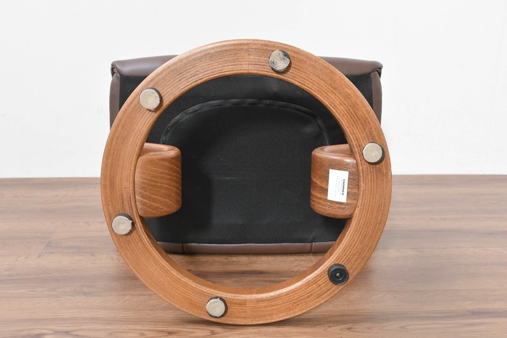 中古　美品　EKORNES(エコーネス)　本革　ストレスレス レノ クラシック(S)　包み込むような座り心地のリクライニングチェアとオットマンのセット　定価約45万円　(R-086249)