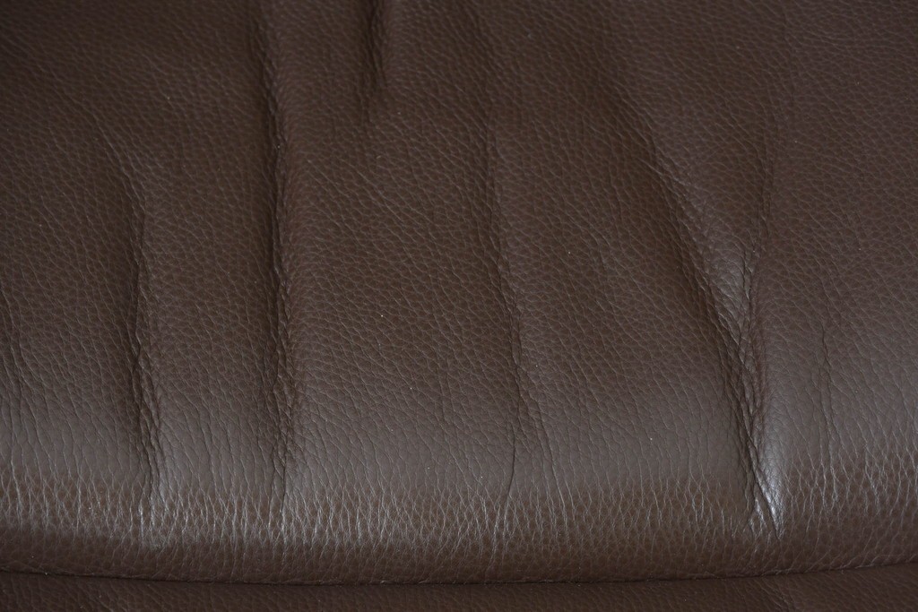 中古　美品　EKORNES(エコーネス)　本革　ストレスレス レノ クラシック(S)　包み込むような座り心地のリクライニングチェアとオットマンのセット　定価約45万円　(R-086249)