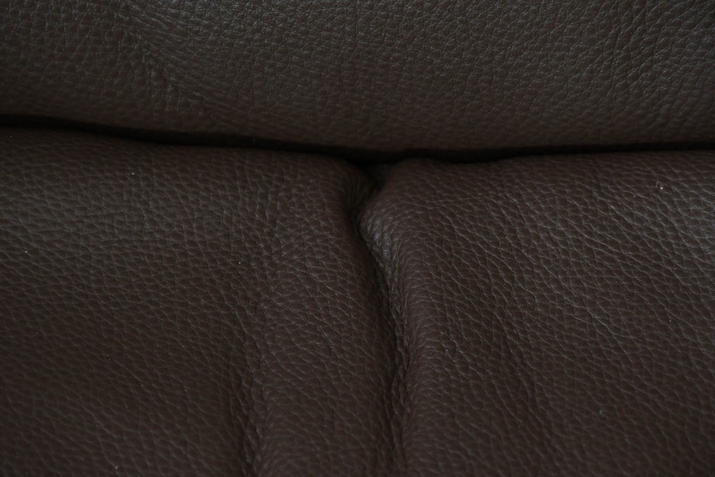 中古　美品　EKORNES(エコーネス)　本革　ストレスレス レノ クラシック(S)　包み込むような座り心地のリクライニングチェアとオットマンのセット　定価約45万円　(R-086249)