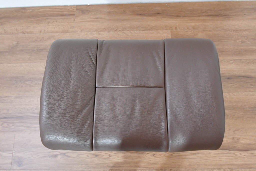 中古　美品　EKORNES(エコーネス)　本革　ストレスレス レノ クラシック(S)　包み込むような座り心地のリクライニングチェアとオットマンのセット　定価約45万円　(R-086249)