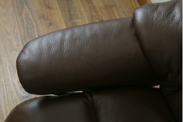 中古　美品　EKORNES(エコーネス)　本革　ストレスレス レノ クラシック(S)　包み込むような座り心地のリクライニングチェアとオットマンのセット　定価約45万円　(R-086249)