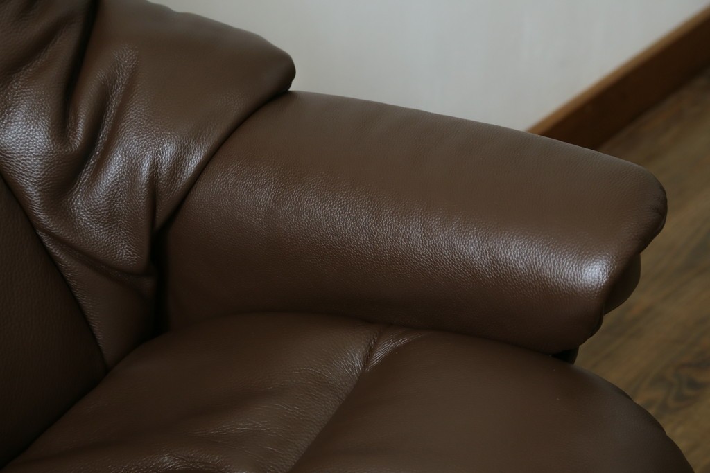 中古　美品　EKORNES(エコーネス)　本革　ストレスレス レノ クラシック(S)　包み込むような座り心地のリクライニングチェアとオットマンのセット　定価約45万円　(R-086249)