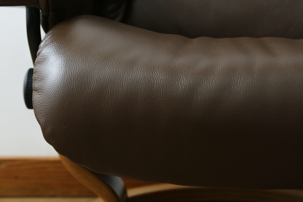 中古　美品　EKORNES(エコーネス)　本革　ストレスレス レノ クラシック(S)　包み込むような座り心地のリクライニングチェアとオットマンのセット　定価約45万円　(R-086249)