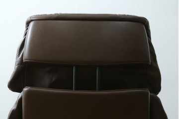 中古　美品　EKORNES(エコーネス)　本革　ストレスレス レノ クラシック(S)　包み込むような座り心地のリクライニングチェアとオットマンのセット　定価約45万円　(R-086249)