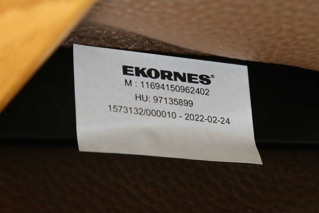 中古　美品　EKORNES(エコーネス)　本革　ストレスレス レノ クラシック(S)　包み込むような座り心地のリクライニングチェアとオットマンのセット　定価約45万円　(R-086249)