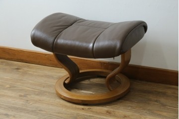 中古　美品　EKORNES(エコーネス)　本革　ストレスレス レノ クラシック(S)　包み込むような座り心地のリクライニングチェアとオットマンのセット　定価約45万円　(R-086249)