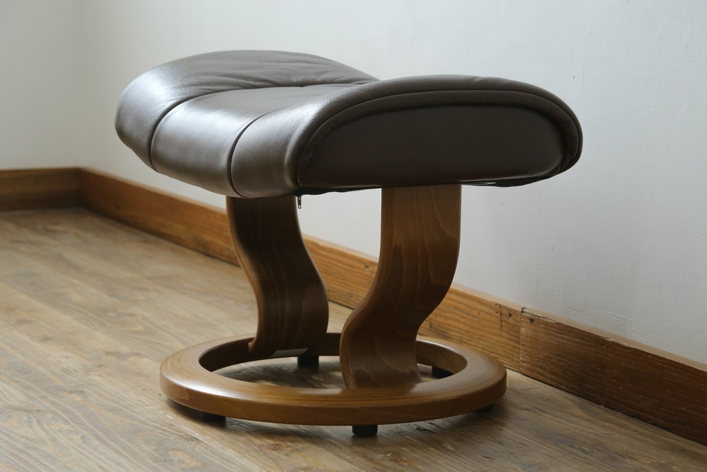 中古　美品　EKORNES(エコーネス)　本革　ストレスレス レノ クラシック(S)　包み込むような座り心地のリクライニングチェアとオットマンのセット　定価約45万円　(R-086249)