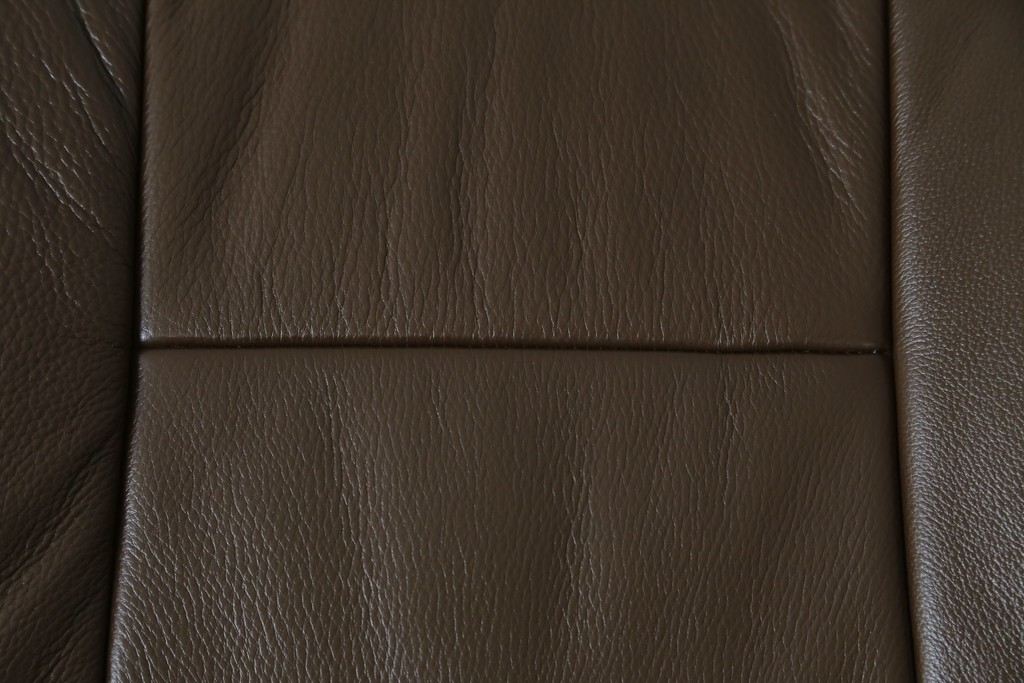 中古　美品　EKORNES(エコーネス)　本革　ストレスレス レノ クラシック(S)　包み込むような座り心地のリクライニングチェアとオットマンのセット　定価約45万円　(R-086249)