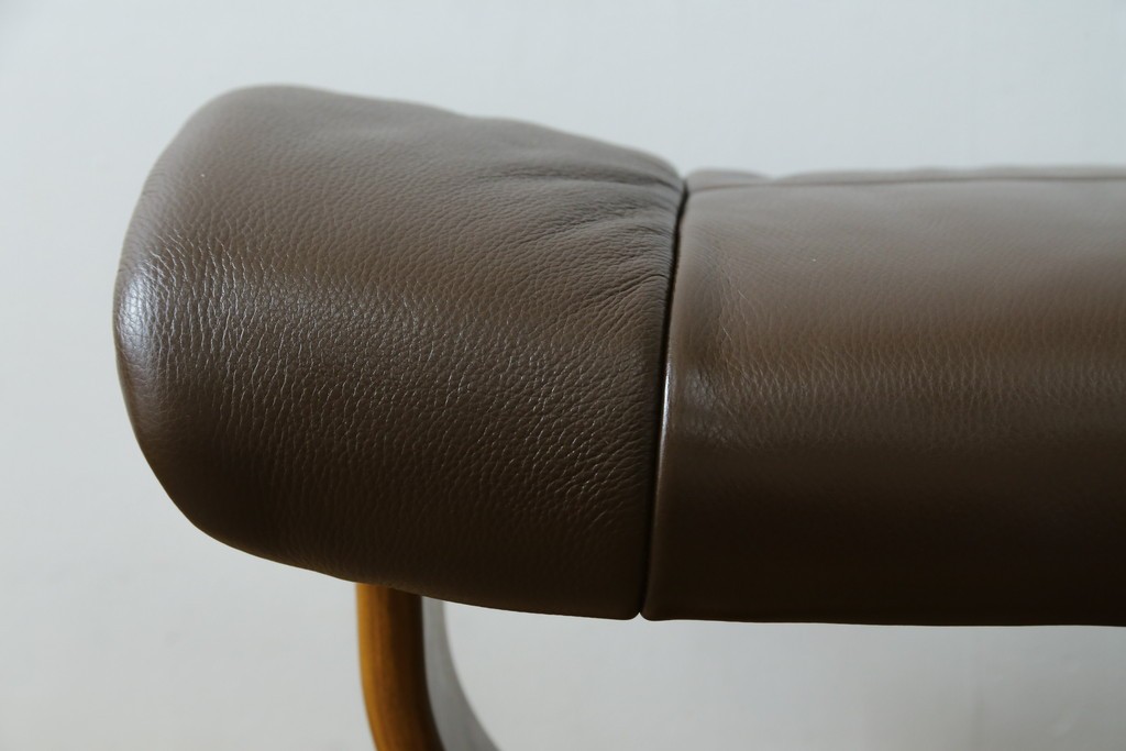 中古　美品　EKORNES(エコーネス)　本革　ストレスレス レノ クラシック(S)　包み込むような座り心地のリクライニングチェアとオットマンのセット　定価約45万円　(R-086249)