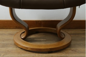 中古　美品　EKORNES(エコーネス)　本革　ストレスレス レノ クラシック(S)　包み込むような座り心地のリクライニングチェアとオットマンのセット　定価約45万円　(R-086249)