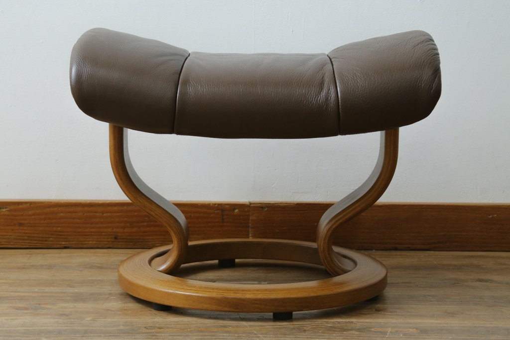 中古　美品　EKORNES(エコーネス)　本革　ストレスレス レノ クラシック(S)　包み込むような座り心地のリクライニングチェアとオットマンのセット　定価約45万円　(R-086249)