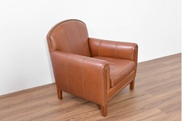 中古　VARO,S.A. VALENTI(バロッサバレンティ)　本革　クラシックな風格を感じさせる鋲打ちデザインの1人掛けアームソファ　定価約40万円　(R-086250)