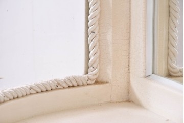 イタリアヴィンテージ　高級家具　ノバパルク(NOVAPLAK)　ロココ調の優美な装飾が魅力の照明付きミラーバックキャビネット　定価約180万円　(R-086253)