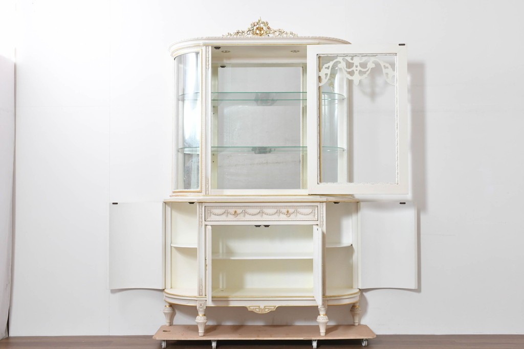 イタリアヴィンテージ　高級家具　ノバパルク(NOVAPLAK)　ロココ調の優美な装飾が魅力の照明付きミラーバックキャビネット　定価約180万円　(R-086253)