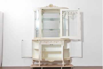イタリアヴィンテージ　高級家具　ノバパルク(NOVAPLAK)　ロココ調の優美な装飾が魅力の照明付きミラーバックキャビネット　定価約180万円　(R-086253)