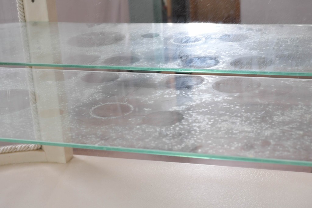 イタリアヴィンテージ　高級家具　ノバパルク(NOVAPLAK)　ロココ調の優美な装飾が魅力の照明付きミラーバックキャビネット　定価約180万円　(R-086253)