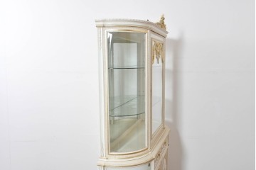 イタリアヴィンテージ　高級家具　ノバパルク(NOVAPLAK)　ロココ調の優美な装飾が魅力の照明付きミラーバックキャビネット　定価約180万円　(R-086253)