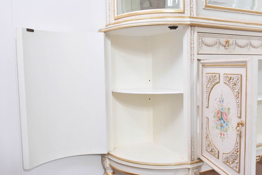 イタリアヴィンテージ　高級家具　ノバパルク(NOVAPLAK)　ロココ調の優美な装飾が魅力の照明付きミラーバックキャビネット　定価約180万円　(R-086253)