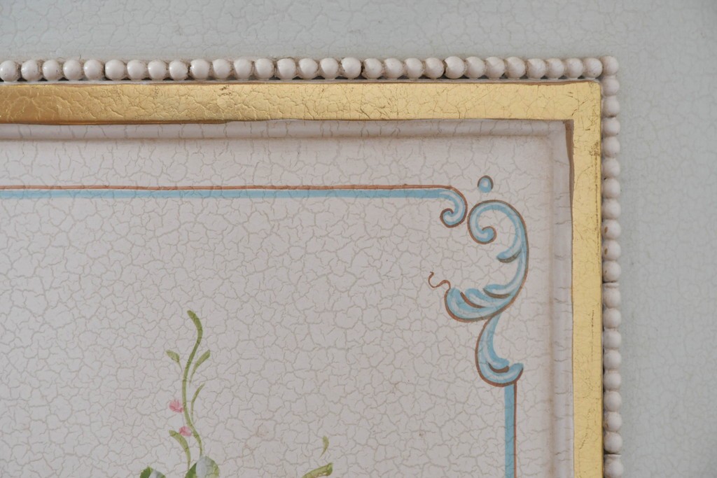 イタリアヴィンテージ　高級家具　ノバパルク(NOVAPLAK)　ロココ調の優美な装飾が魅力の照明付きミラーバックキャビネット　定価約180万円　(R-086253)