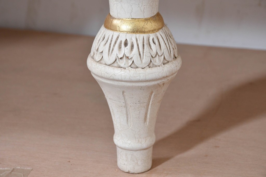 イタリアヴィンテージ　高級家具　ノバパルク(NOVAPLAK)　ロココ調の優美な装飾が魅力の照明付きミラーバックキャビネット　定価約180万円　(R-086253)