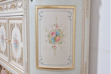 イタリアヴィンテージ　高級家具　ノバパルク(NOVAPLAK)　ロココ調の優美な装飾が魅力の照明付きミラーバックキャビネット　定価約180万円　(R-086253)