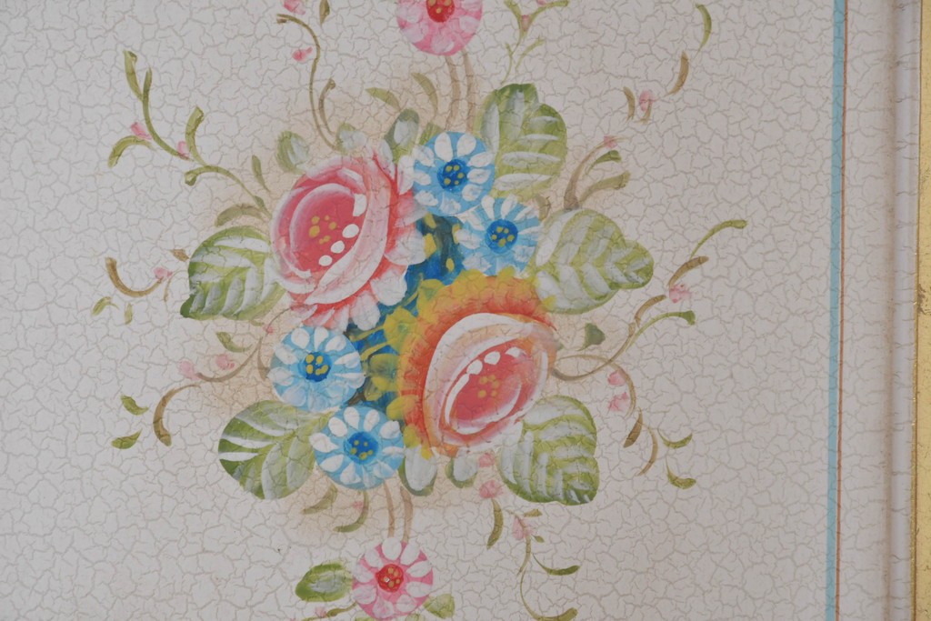 イタリアヴィンテージ　高級家具　ノバパルク(NOVAPLAK)　ロココ調の優美な装飾が魅力の照明付きミラーバックキャビネット　定価約180万円　(R-086253)