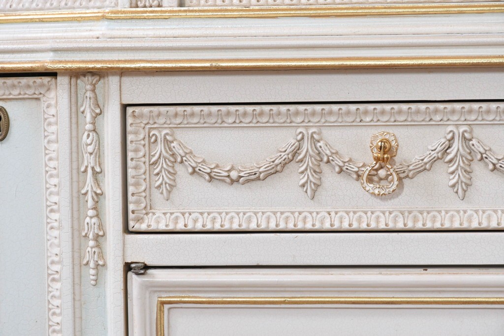 イタリアヴィンテージ　高級家具　ノバパルク(NOVAPLAK)　ロココ調の優美な装飾が魅力の照明付きミラーバックキャビネット　定価約180万円　(R-086253)