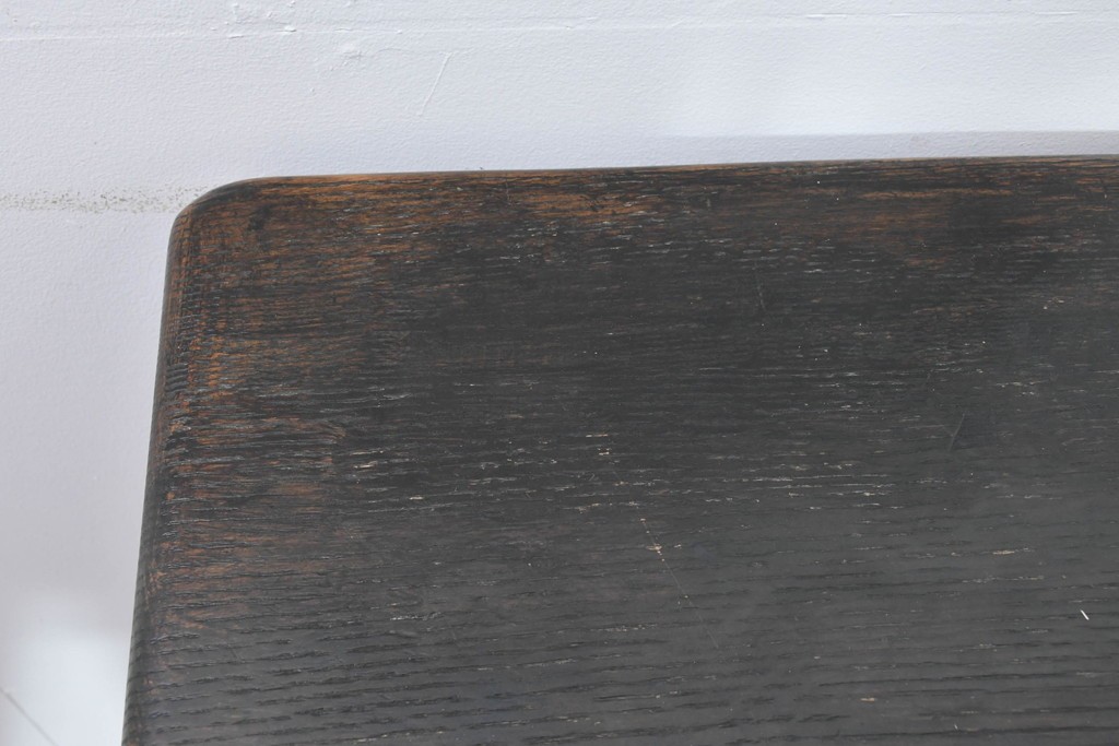 中古　飛騨産業　キツツキ　PROVINCIAL(プロヴィンシャル)　堅牢で存在感のあるタバーンテーブル　(R-086257)