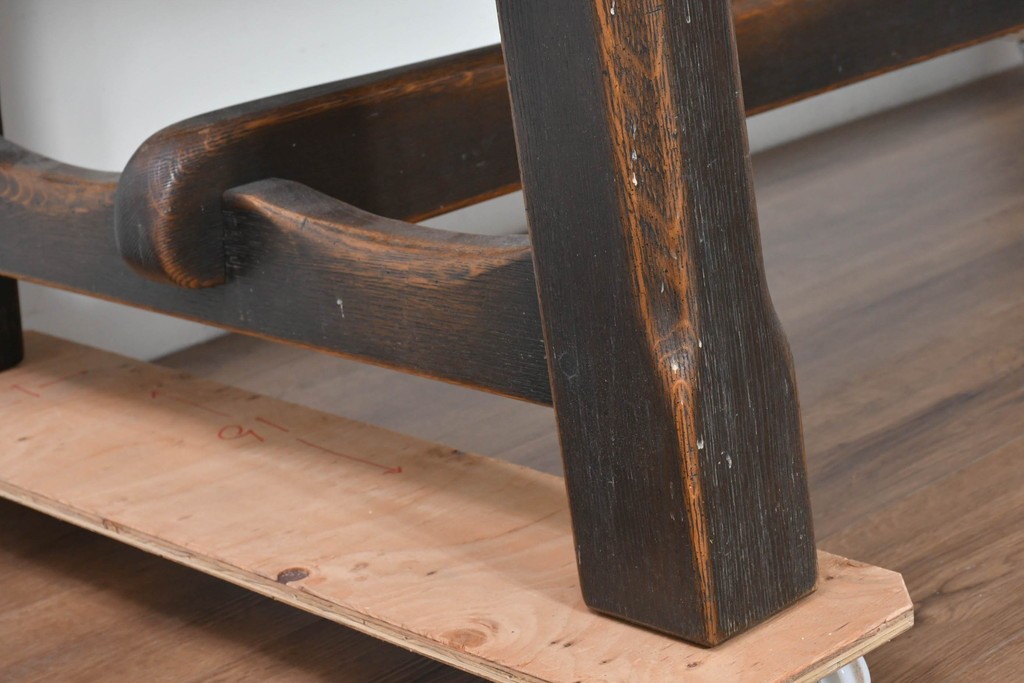 中古　飛騨産業　キツツキ　PROVINCIAL(プロヴィンシャル)　堅牢で存在感のあるタバーンテーブル　(R-086257)