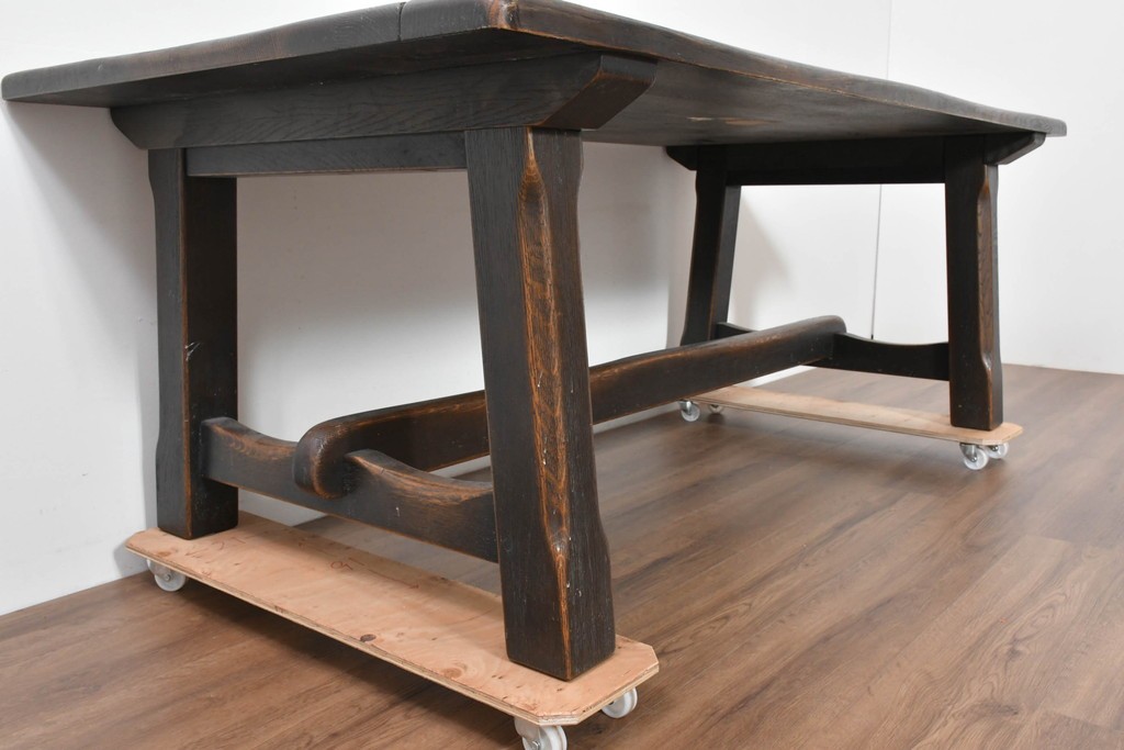 中古　飛騨産業　キツツキ　PROVINCIAL(プロヴィンシャル)　堅牢で存在感のあるタバーンテーブル　(R-086257)