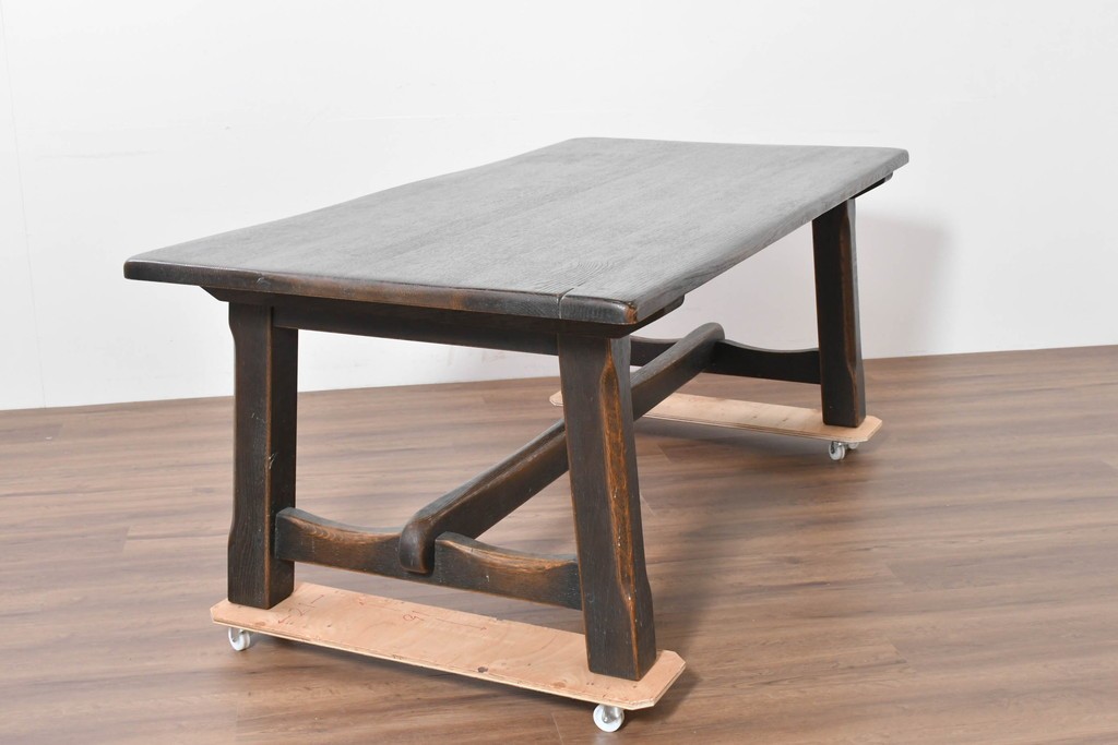 中古　飛騨産業　キツツキ　PROVINCIAL(プロヴィンシャル)　堅牢で存在感のあるタバーンテーブル　(R-086257)