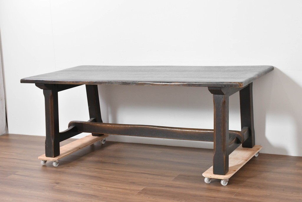 中古　飛騨産業　キツツキ　PROVINCIAL(プロヴィンシャル)　堅牢で存在感のあるタバーンテーブル　(R-086257)