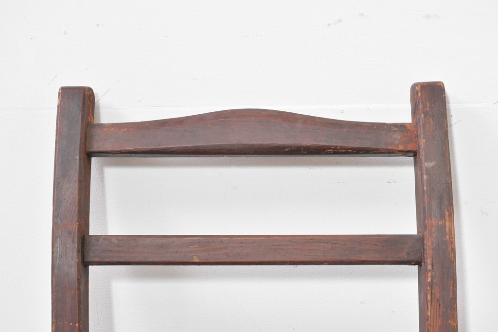 韓国アンティーク　時代物　李朝民芸家具　曲線デザインの素朴なアームレスチェア　(R-086261)