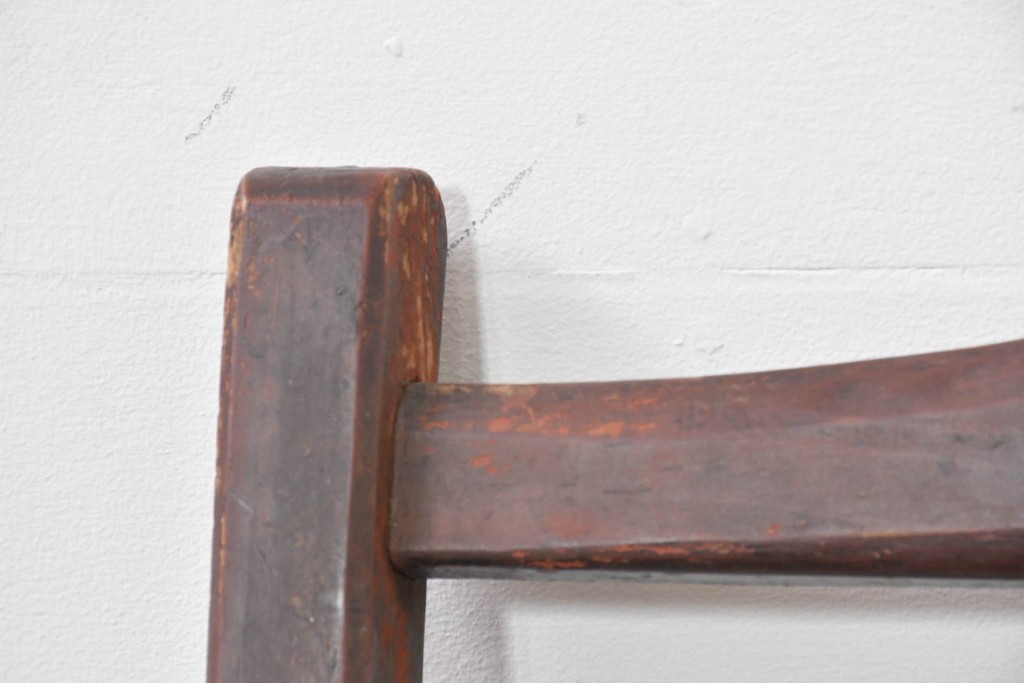 韓国アンティーク　時代物　李朝民芸家具　曲線デザインの素朴なアームレスチェア　(R-086261)