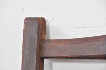 韓国アンティーク　時代物　李朝民芸家具　曲線デザインの素朴なアームレスチェア　(R-086261)