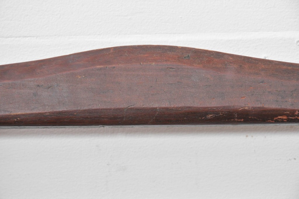 韓国アンティーク　時代物　李朝民芸家具　曲線デザインの素朴なアームレスチェア　(R-086261)