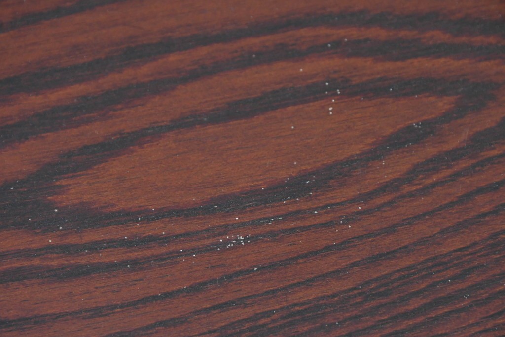 中古　岩谷堂箪笥　牡丹の彫刻金具と豊かな木目が存在感を放つ車箪笥　(R-086278)