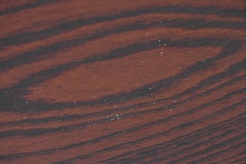 中古　岩谷堂箪笥　牡丹の彫刻金具と豊かな木目が存在感を放つ車箪笥　(R-086278)