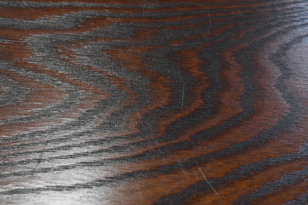 中古　岩谷堂箪笥　牡丹の彫刻金具と豊かな木目が存在感を放つ車箪笥　(R-086278)