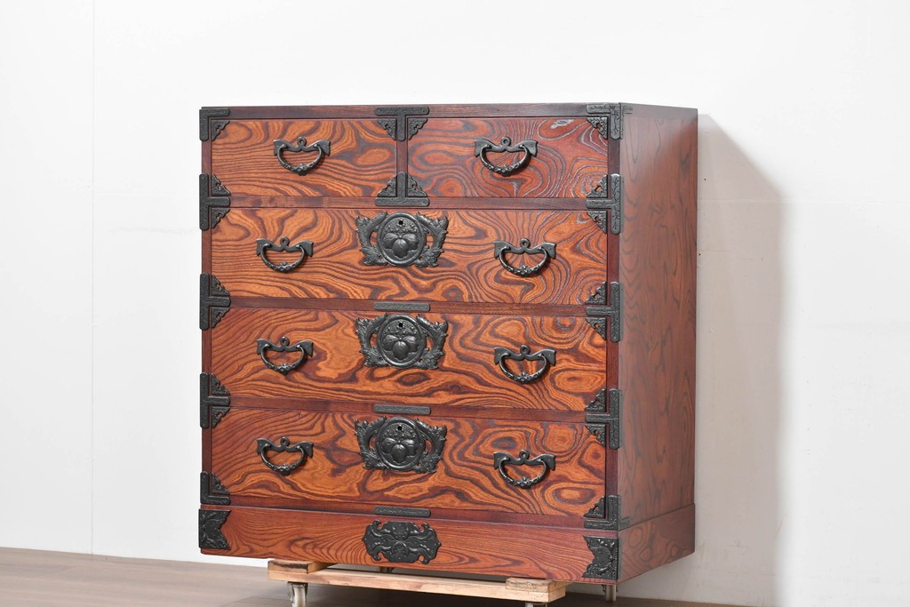 中古　岩谷堂箪笥　漆塗り　波打つ木目が美しい三尺整理箪笥　(R-086279)