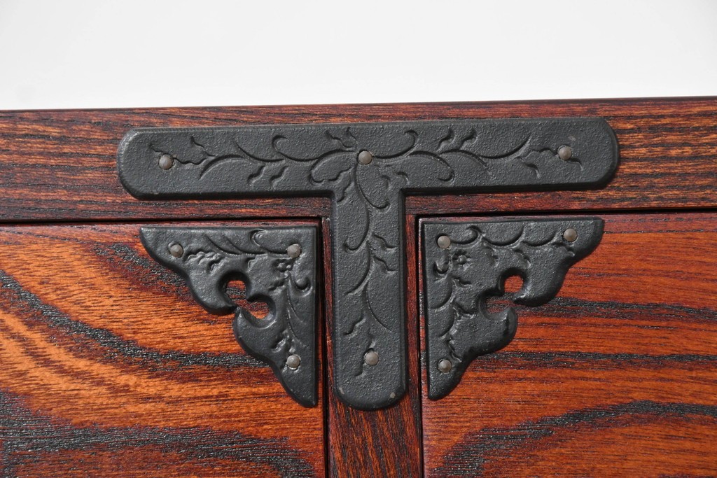 中古　岩谷堂箪笥　漆塗り　波打つ木目が美しい三尺整理箪笥　(R-086279)