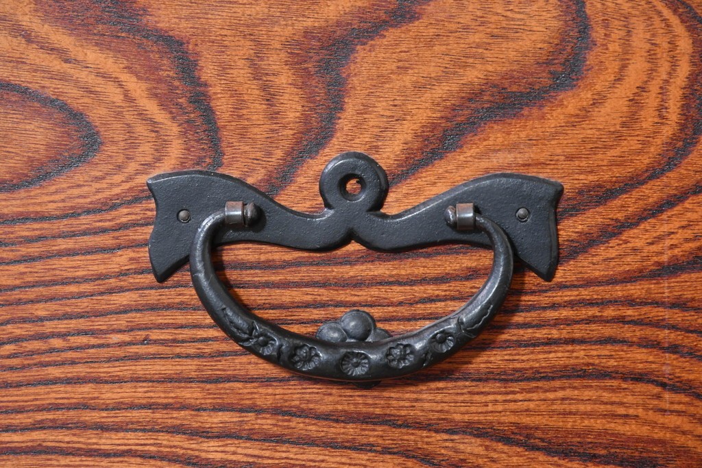 中古　岩谷堂箪笥　漆塗り　波打つ木目が美しい三尺整理箪笥　(R-086279)